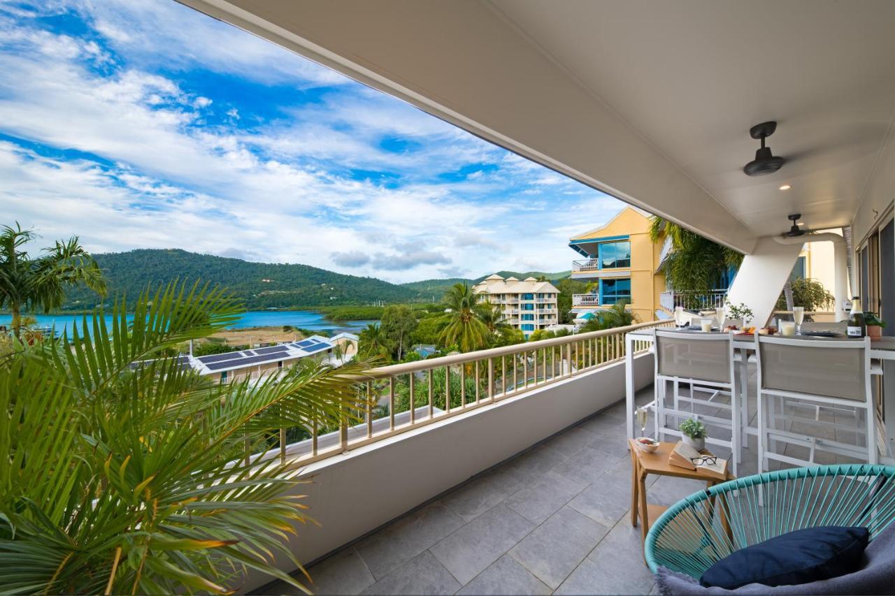 Eagles Nest On Airlie Apartment Airlie Beach Exterior photo