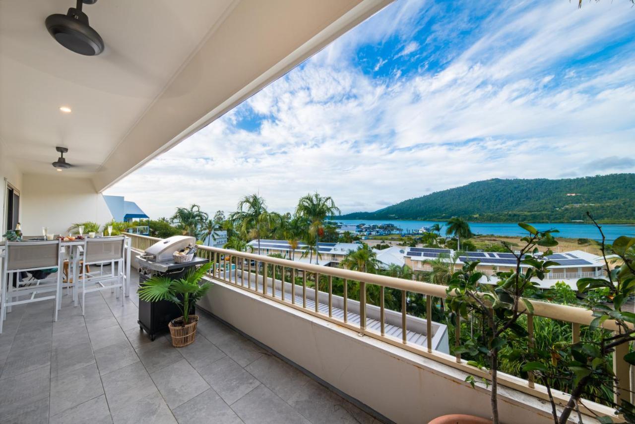 Eagles Nest On Airlie Apartment Airlie Beach Exterior photo